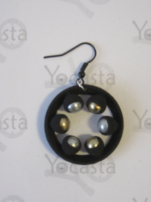 Flexibler Ohrring aus TPU mit 6 farbigen Glasperlen, durch Umstülpen veränderbare Form (Zustand: klein)